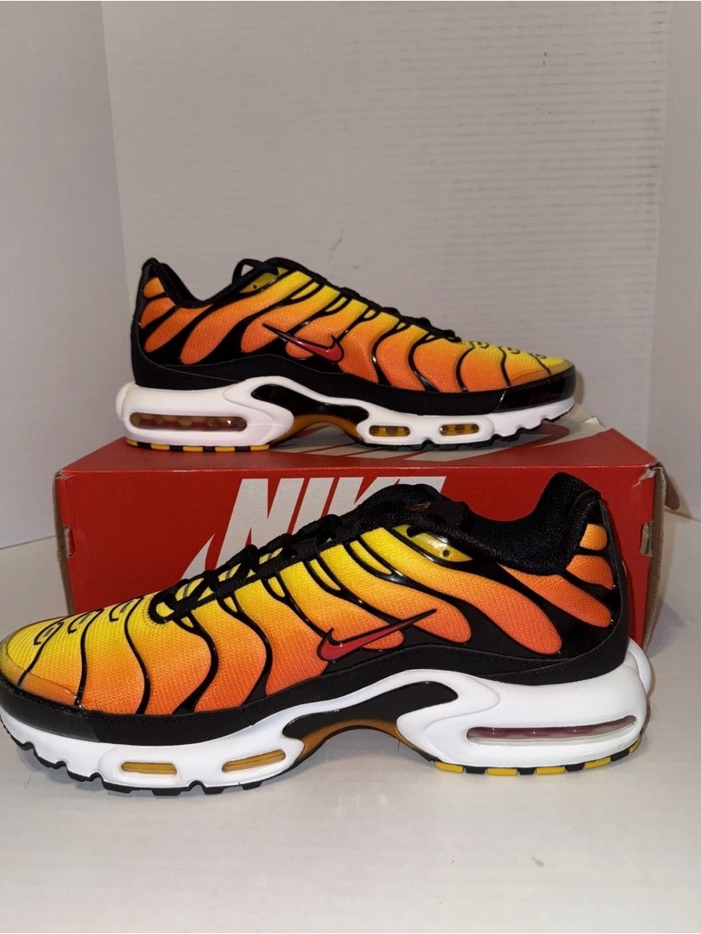 Men's Nike Air Max Plus Black/Pimento-Bright Ceramic size 13 NWB - Picture 2 of 9